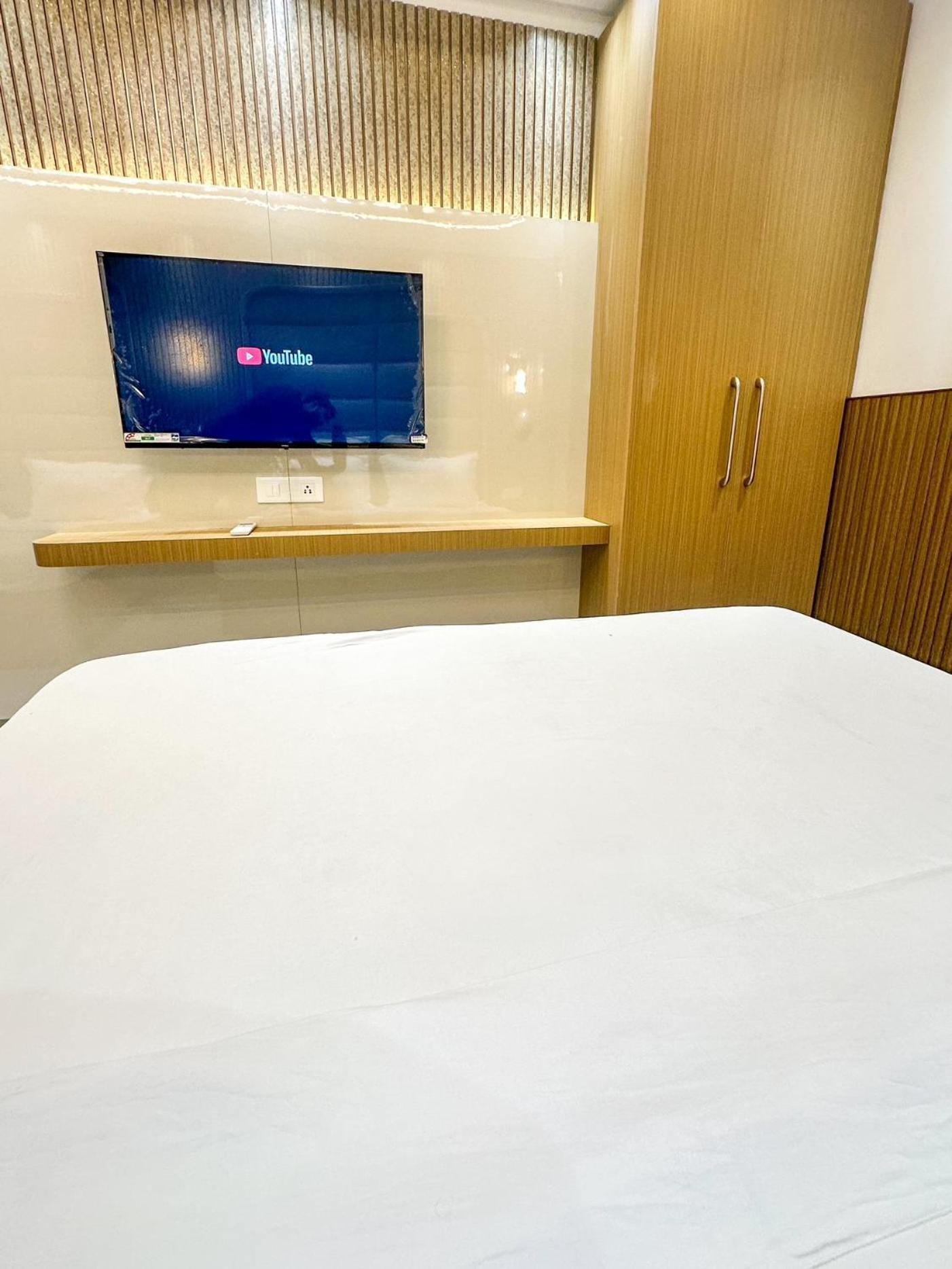 Delhi Delight Premium Bed & Breakfast New Delhi Exterior photo